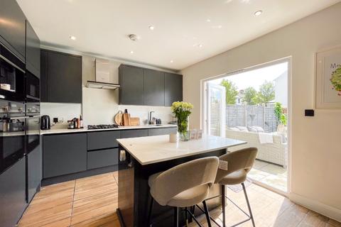 4 bedroom terraced house for sale, Parrock Avenue, Gravesend, DA12
