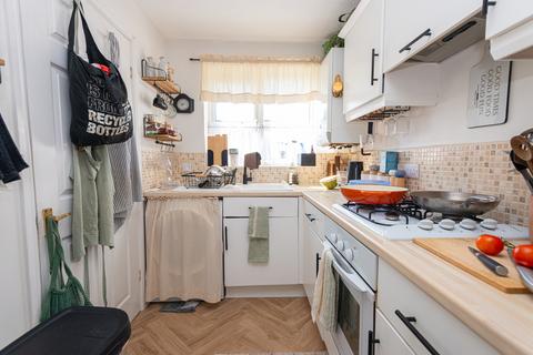 17 Hadfield Close, Sheffield, S9 3GD