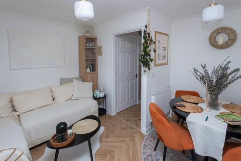 17 Hadfield Close, Sheffield, S9 3GD