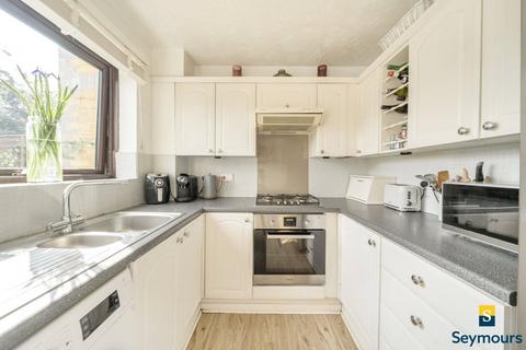 17 Churchfields, Guildford, GU4 7NH
