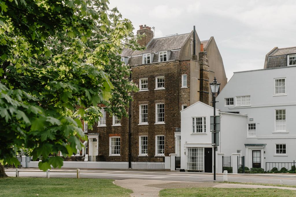 279506 - Kew Green High Res-7.jpg