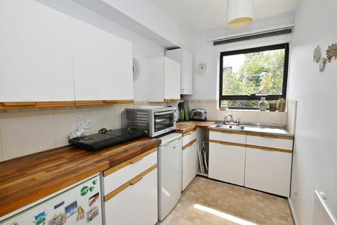 undefined, Field Lane, Teddington TW11