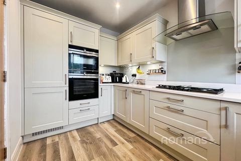 3 bedroom semi-detached house for sale, Denton Close, Ash Vale, Aldershot