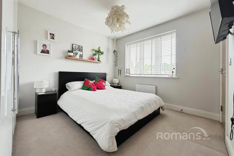 3 bedroom semi-detached house for sale, Denton Close, Ash Vale, Aldershot