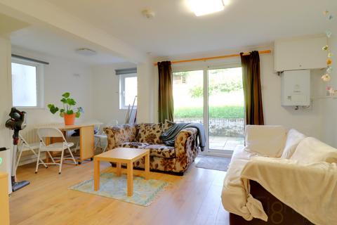 5 bedroom end of terrace house to rent, Hartington Road, Brighton, East Sussex
