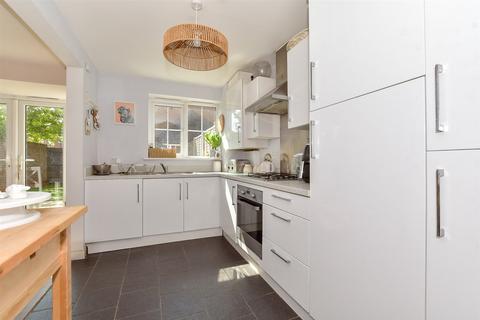 2 Nicholas Way, Sholden, Deal, CT14 0FE