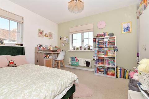 2 Nicholas Way, Sholden, Deal, CT14 0FE