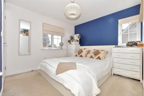 2 Nicholas Way, Sholden, Deal, CT14 0FE