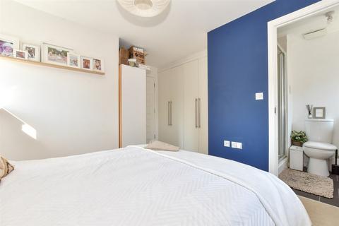 2 Nicholas Way, Sholden, Deal, CT14 0FE