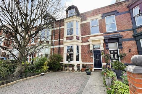 4 bedroom terraced house for sale, Mowbray Road, South Shields