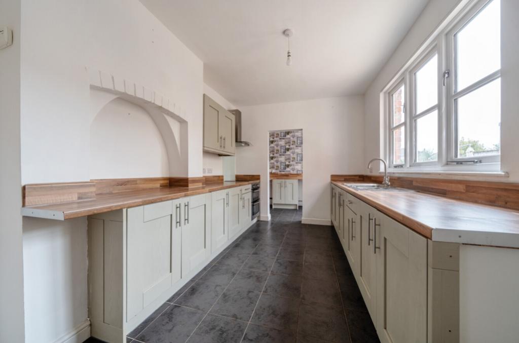 370 kitchen 2