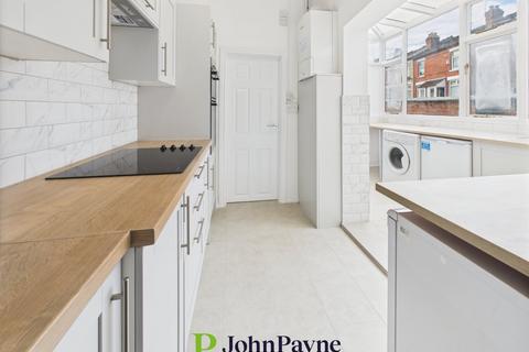 3 bedroom end of terrace house to rent, Sovereign Road, Earlsdon, Coventry, CV5