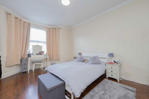 33 Melbourne Avenue, London, W13 9BX