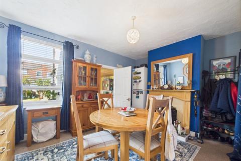 47 Linden Road, Gloucester, GL1 5HB
