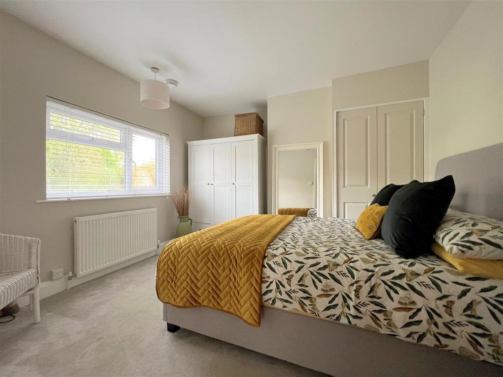 Bed 1-001.jpg