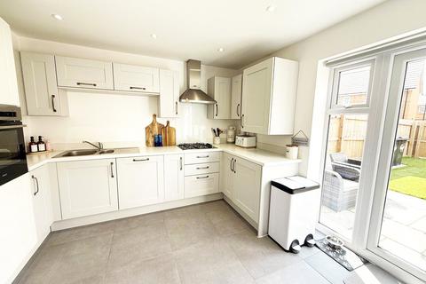 3 bedroom end of terrace house for sale, Stokes Close, Shrewsbury, Shropshire, SY3