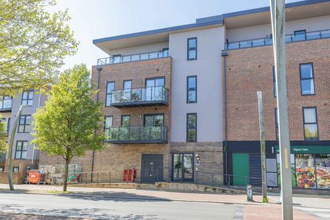 3 bedroom flat for sale