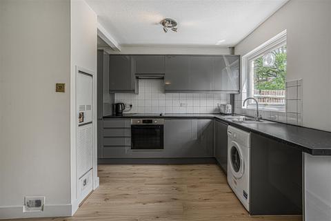 2 bedroom end of terrace house for sale, Alders Close, Wanstead