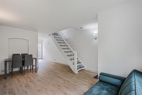 2 bedroom end of terrace house for sale, Alders Close, Wanstead