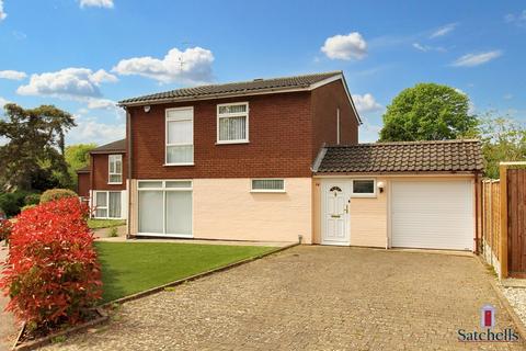 4 bedroom detached house for sale, Pear Tree Dell, Letchworth Garden City, SG6