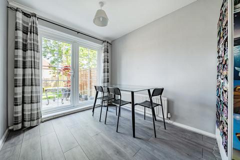 81 Southway, Guildford, GU2 8DF