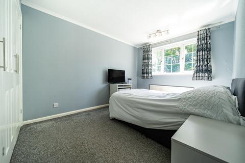 81 Southway, Guildford, GU2 8DF