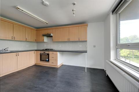 3 bedroom flat for sale, Prince Of Wales Road, London