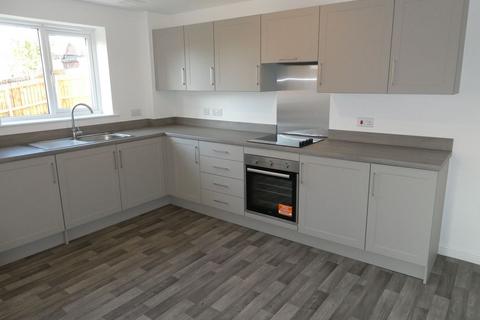 4 bedroom detached house to rent, Wright Drive, Bircotes, DN11