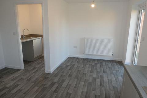 4 bedroom detached house to rent, Wright Drive, Bircotes, DN11