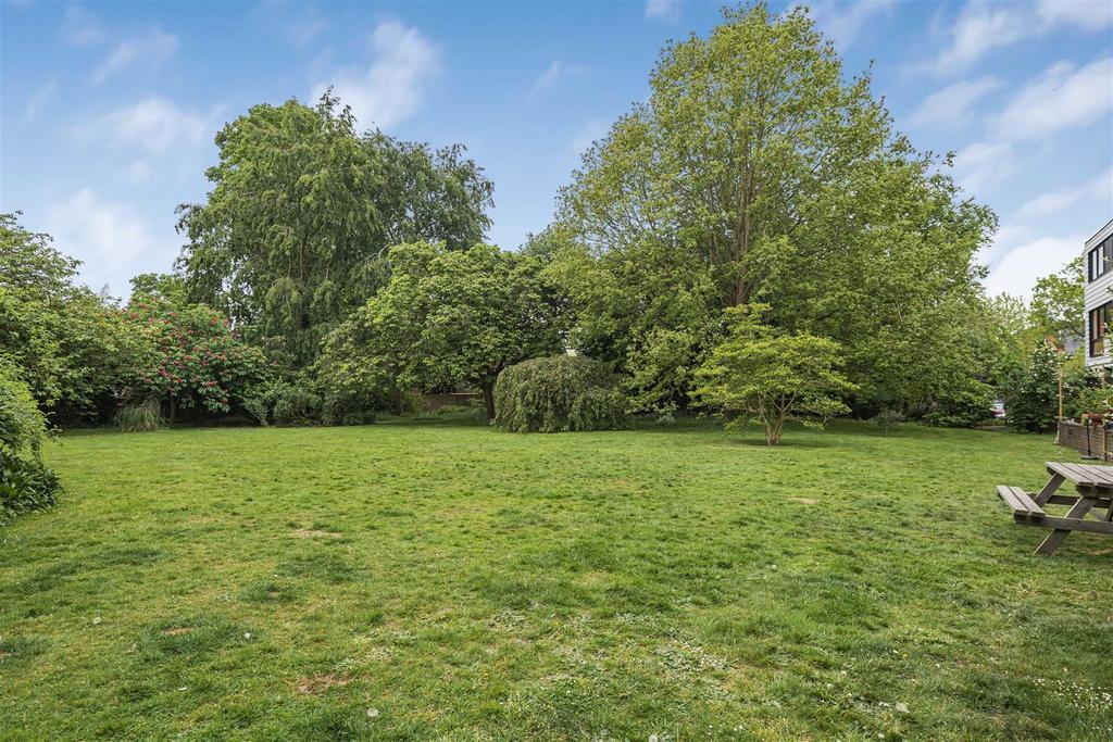 Communal Lawns