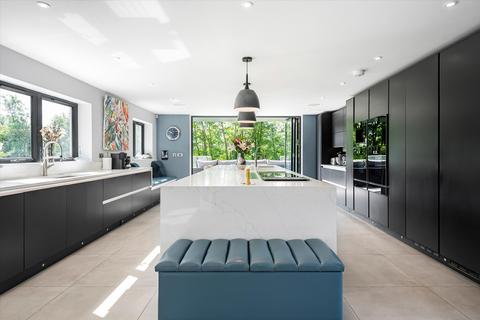 Chazey End The Warren, Caversham, Reading, RG4 7TQ