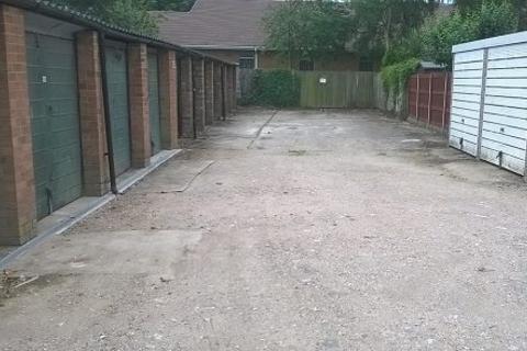 Garage to rent, The Ridgeway, Enfield EN2