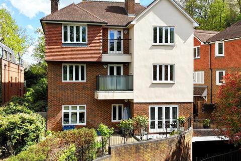 2 bedroom apartment to rent, Braconhyrst, Roxborough Park, Harrow on the Hill