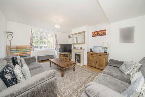 4 bedroom semi-detached house for sale, Oakington Drive, Sunbury-On-Thames TW16