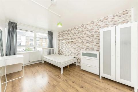4 bedroom flat to rent, Endwell Road, London SE4