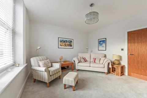 2 bedroom flat for sale, High Street, Alton, Hampshire
