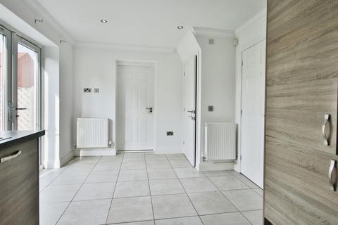 42 Farrier Close, Kingswood, Hull, HU7 3DW