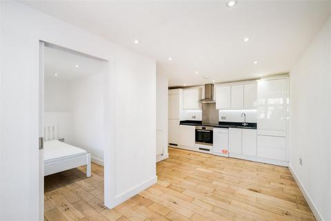 Studio for sale, Glebelands Court, Glebelands Avenue, South Woodford