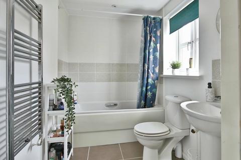 28 Attringham Park, Kingswood, Hull, HU7 3GL