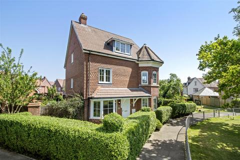 5 bedroom detached house for sale, Hedley Way, Hailsham