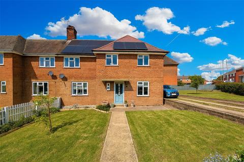 2 Coronation Road, Corby Glen, Grantham, NG33 4LZ