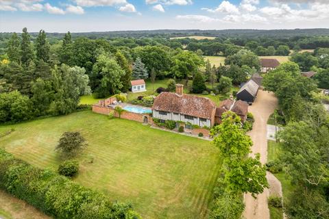 6 bedroom detached house for sale, Sissinghurst Road, Biddenden, Kent, TN27