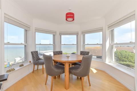 2 bedroom apartment for sale, Hampton Heights, Herne Bay CT6
