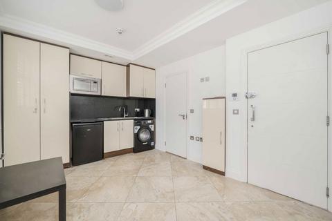 Studio to rent, High Street, London W3