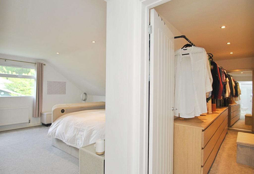 Bedroom 1/ wardrobe
