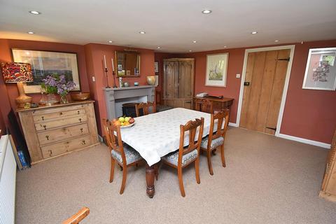 3 bedroom detached house for sale, Butts Green Road, Sandon