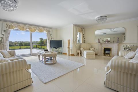 3 bedroom apartment for sale, Banks Road, Sandbanks, Poole, Dorset, BH13