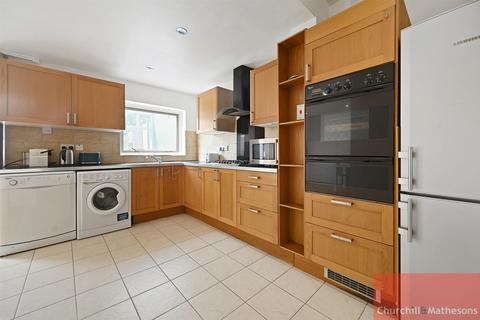 5 bedroom detached house to rent, Acton