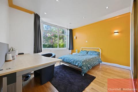 5 bedroom detached house to rent, Acton
