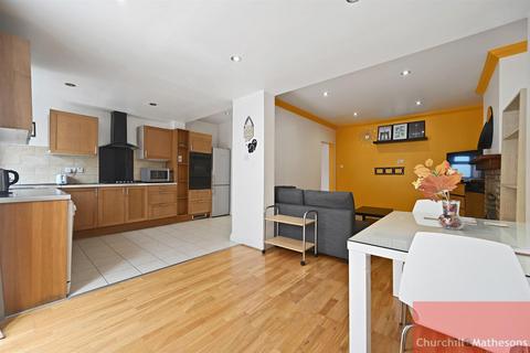 5 bedroom detached house to rent, Acton